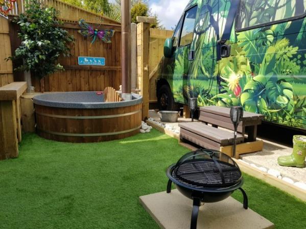 Gulliver the Quirky Camper with private garden area