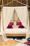 unique 4 poster bed